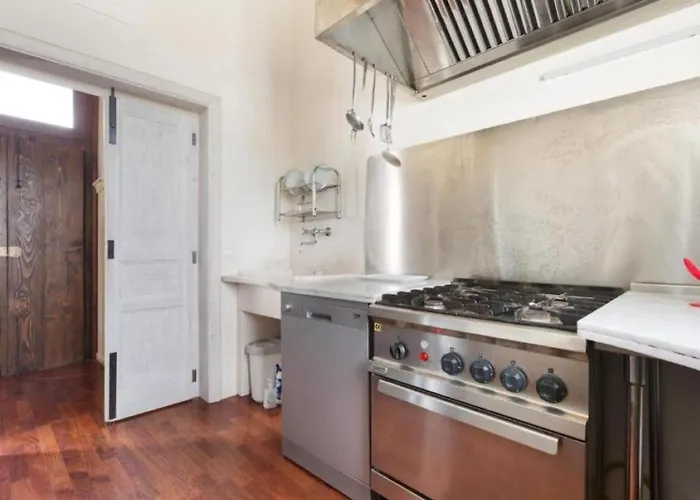 Private With Pool * Merine